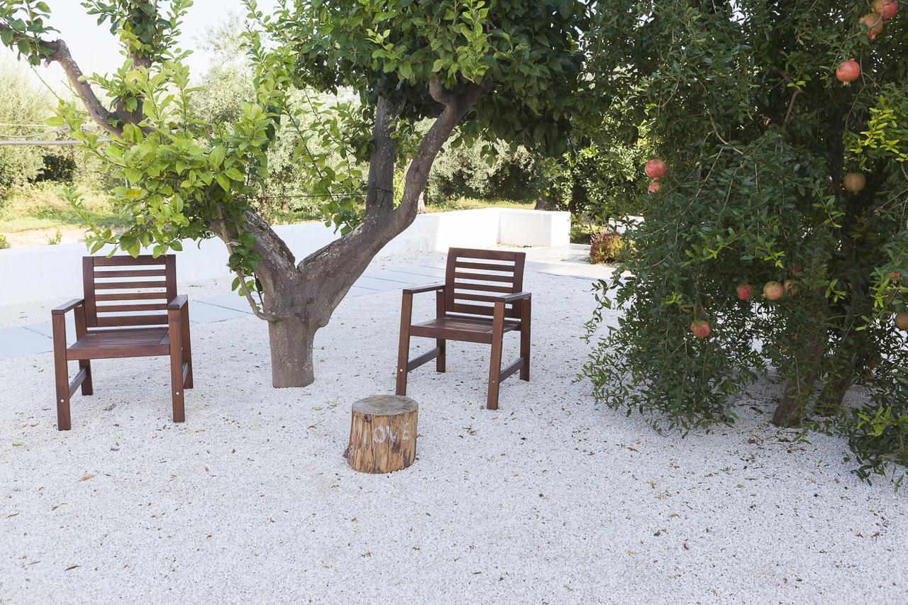 Le Stanze Di Meli Bed & Breakfast Palagianello Bagian luar foto